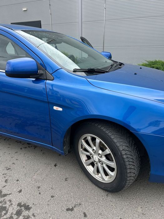 Mitsubishi Lancer