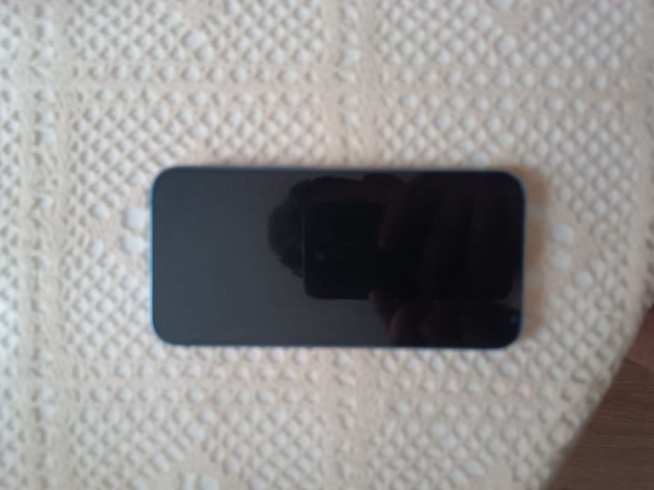 Продам айфон 13 128г