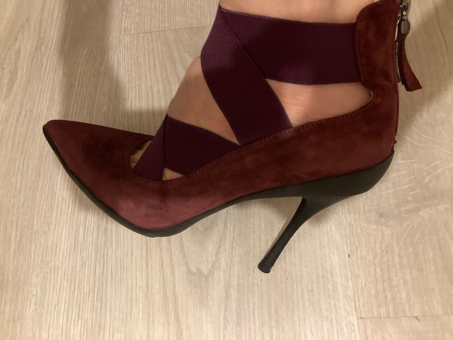 Елегантни обувки от естествен велур. Размер 38.