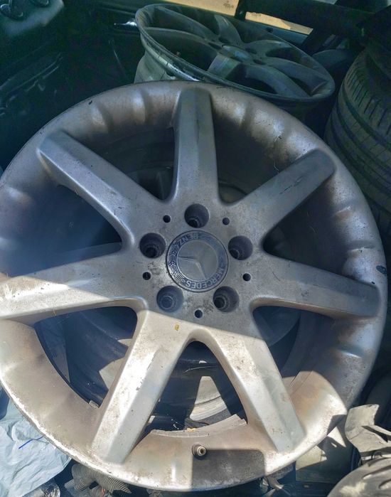 На Части W203 Мерцедес C220 Mercedes