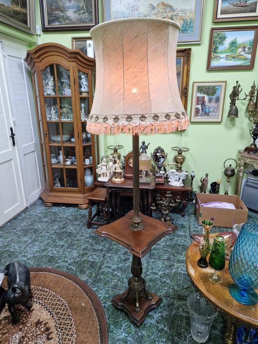 Прекрасна антикварна холандска салонна лампа масив бронз