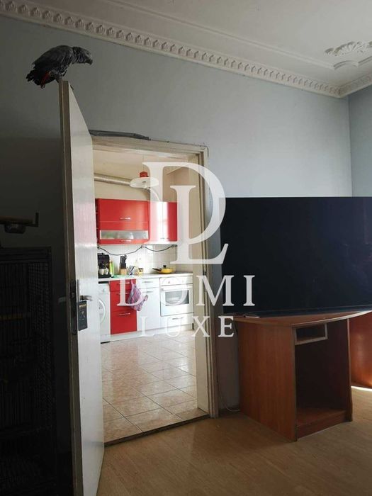 Продава се Четиристаен апартамент в Варна, Колхозен пазар - 80 кв.м за 1988 €/кв.м - Снимка #1