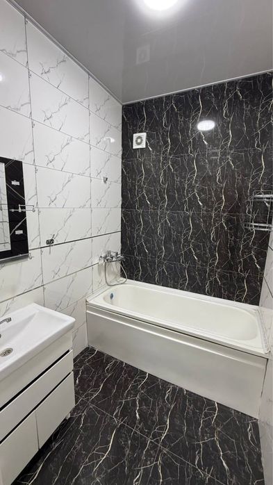 Продается 3х комнатная на 2 этаже Узбекистанская