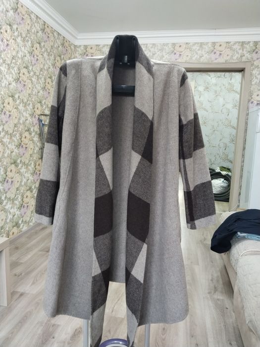 Продам пальто размеры разные