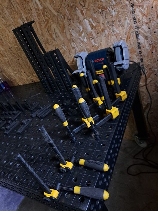Masă de sudură Siegmund Professional Extreme 8.7, plasmanitrată, cu sistem de găuri + set accesorii prindere/fixare