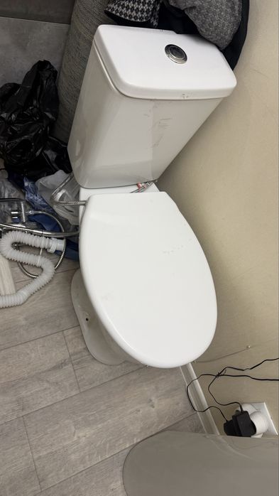 Продаю унитаз и раковину