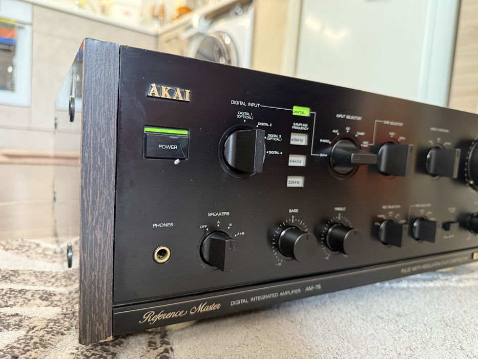 Akai AM-75 Качествен стерео усивлател DAC