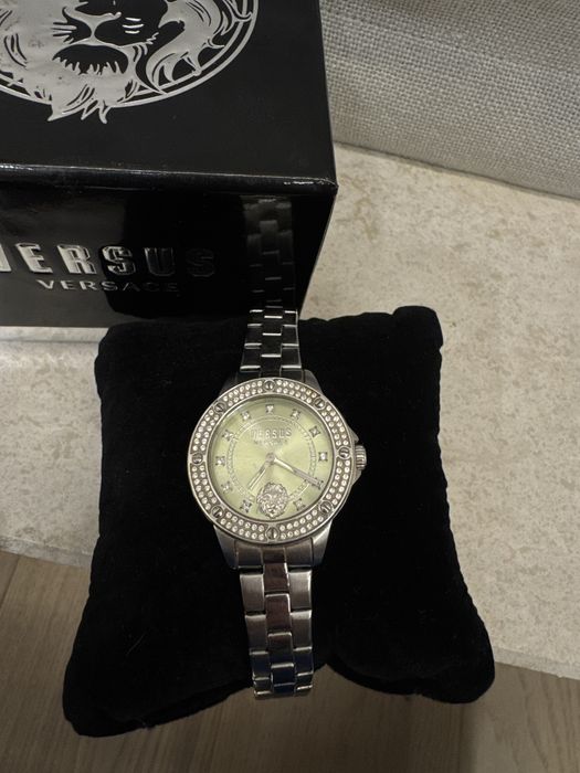 Часовник Versace Versus