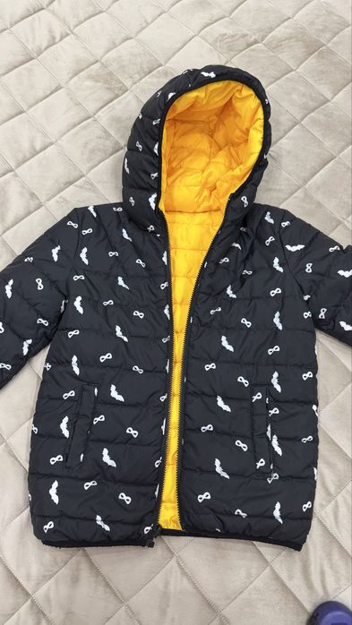 Продам куртку демисезонную двухстороннюю на мальчика, рост 146 см