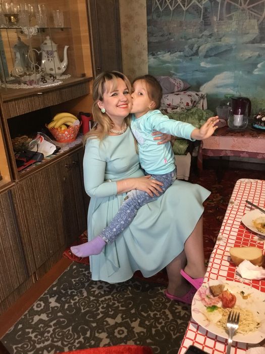 Продавам елегантни рокли