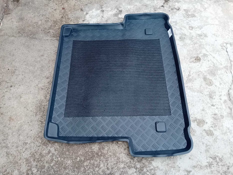 Стелка в багажника за БМВ Е91