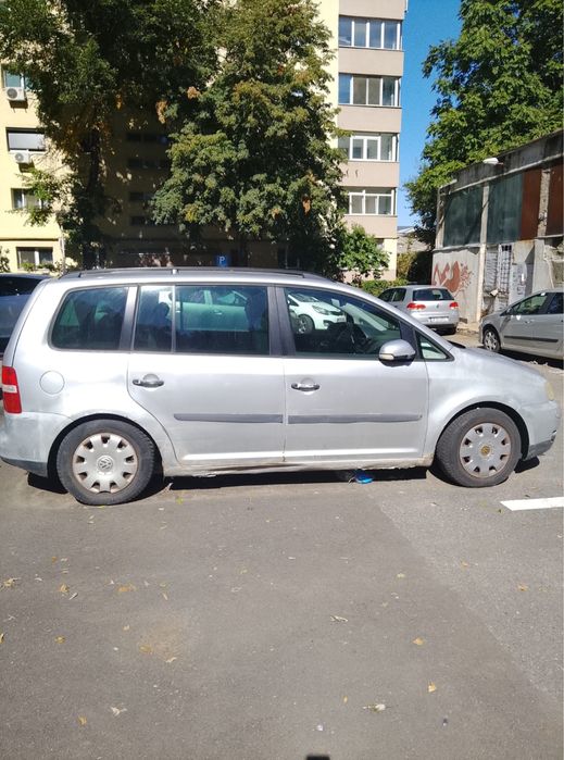 Volkswagen Touran 2005 benzină, 1.294 € — imagine 2
