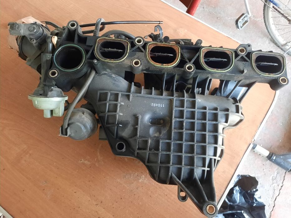 Продам запчасти на Мазда 6