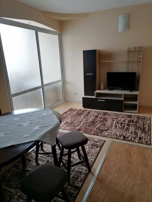 Отличен, 2-стаен апартамент под наем.