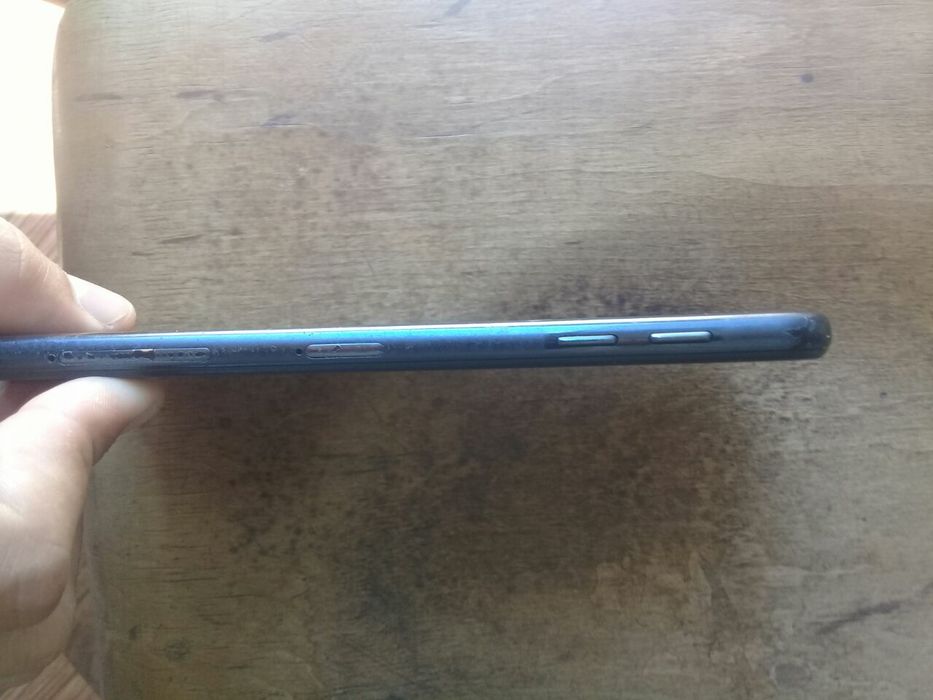 Samsung J6+ xolati yaxshi