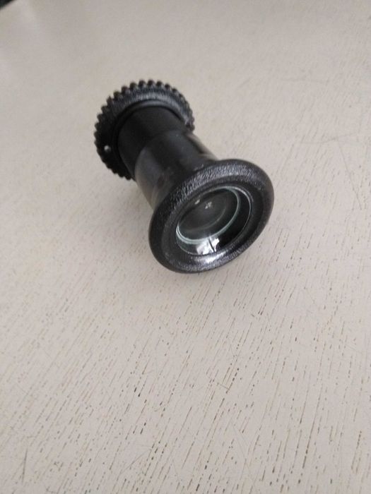 Шпионка за врата нова