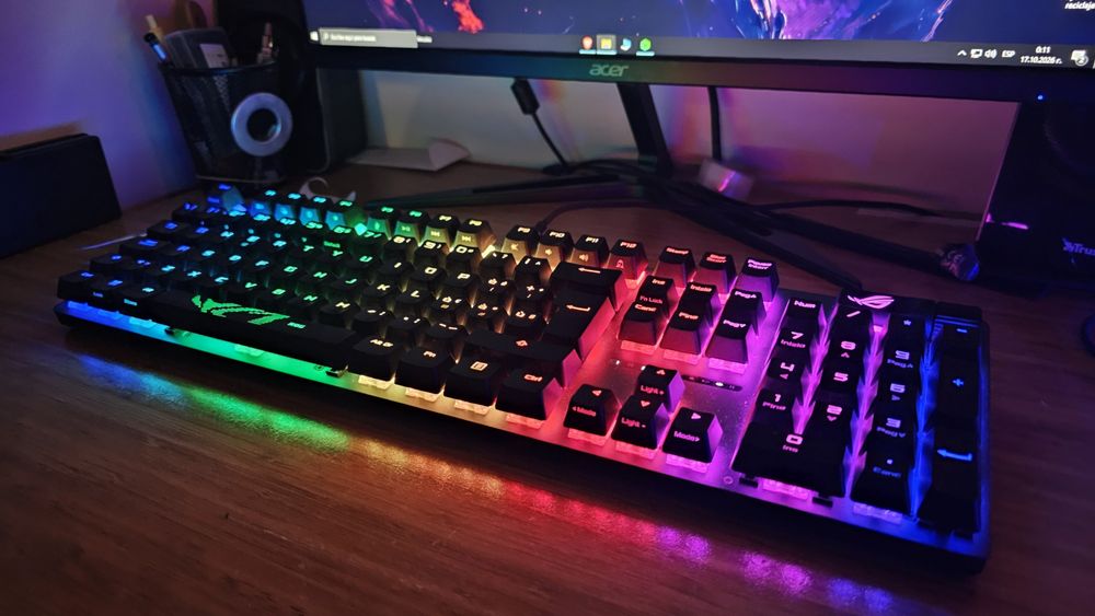 Asus ROG Strix Scope II  клавиатура + Подаръци