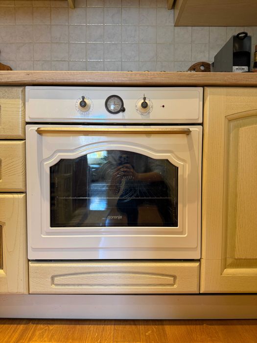 Кухня от масив с уреди Bosch и Gorenje – 3.30 м