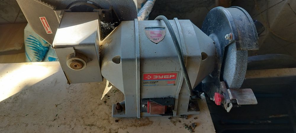 Точильный станок Зубр