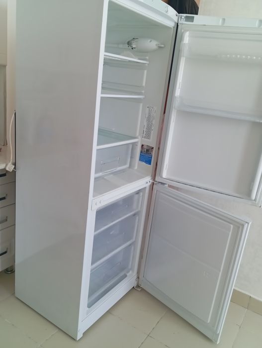 Холодильник бу индезит