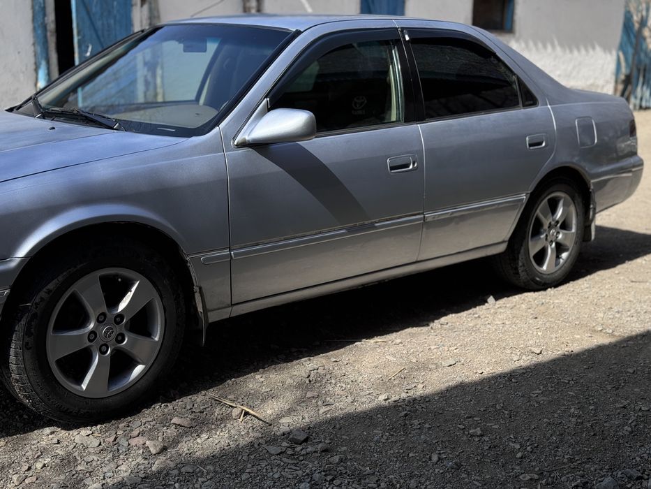 Тайота камри 20”