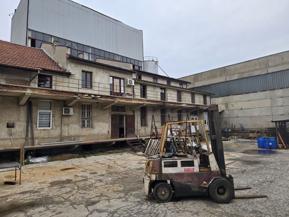 Продава се Промишлена сграда в Асеновград - 1885 кв.м за 218 €/кв.м - Снимка #15