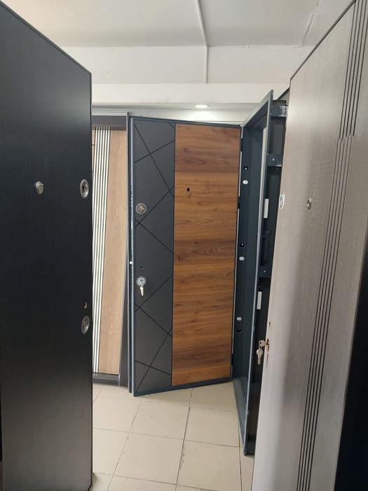 Ușa  Metalica de apartament Exterior usi  cu montaj usi contra cost