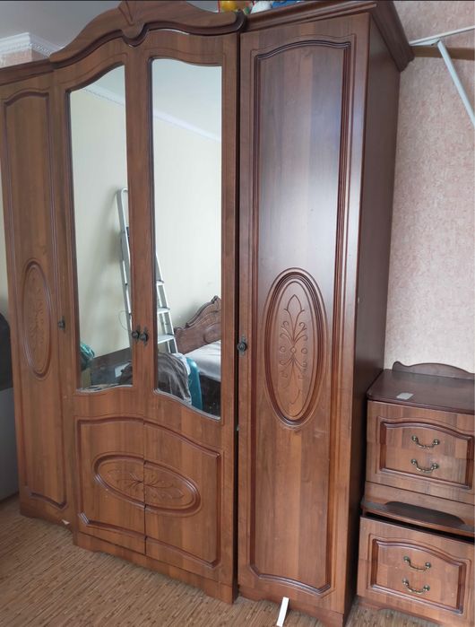 Шифоньер  …………….. Шифоньер