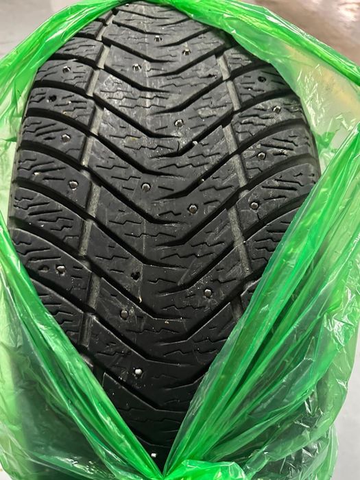 Зимние шины Yokohama 265/60/18