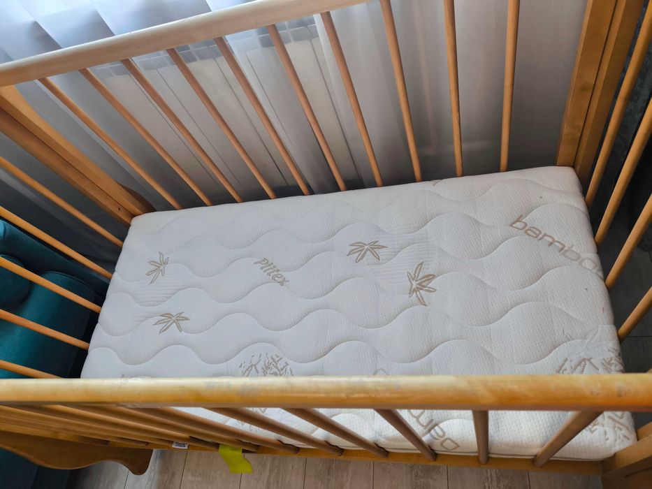 Детская кроватка маятник