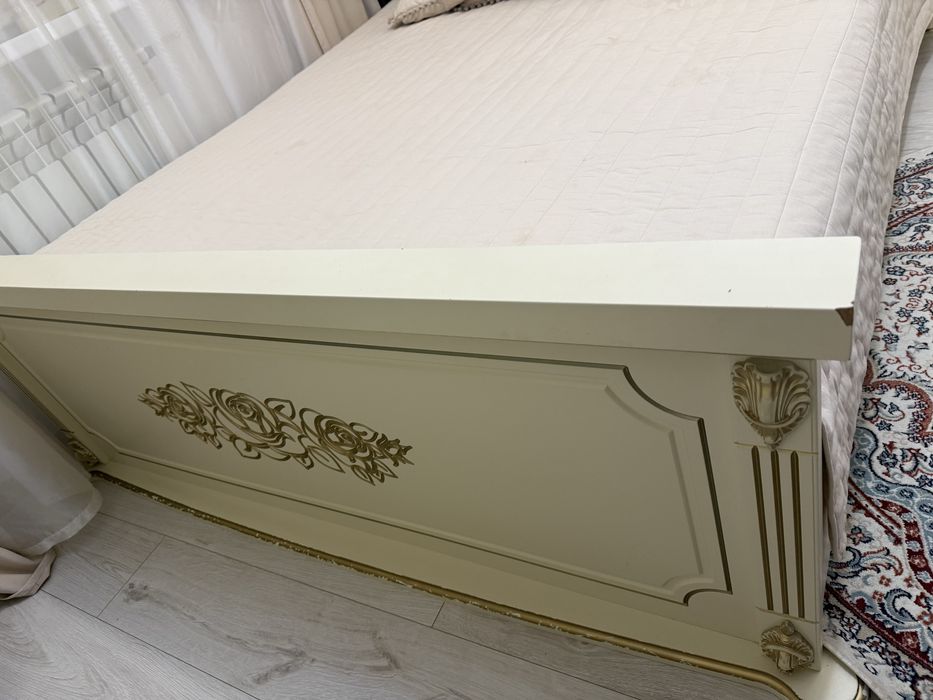 Продам спальную кровать