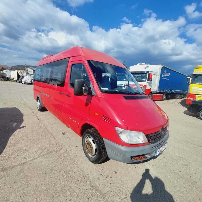 Microbuz transport persoane 16 locuri