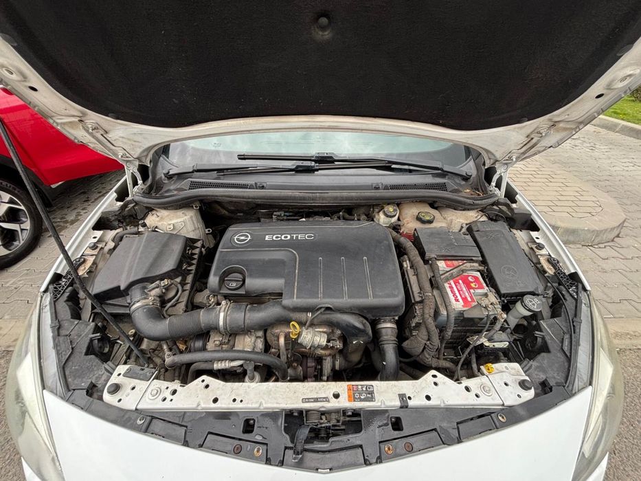 De vanzare  Opel Astra J GTC 2013