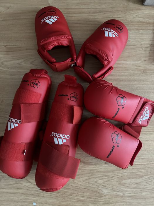 Продам  карате перчатки