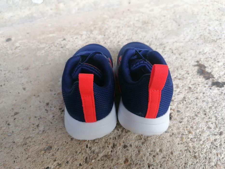 Бебешки маратонки Hummel 20н