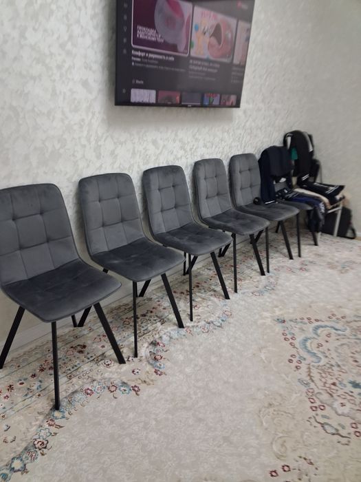 Продам новые стулья