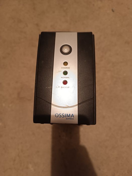 UPS Akumlator zaryadchik