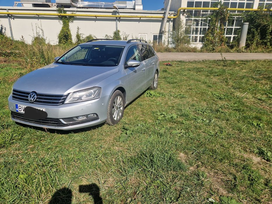 Vând Volkswagen Passat B7