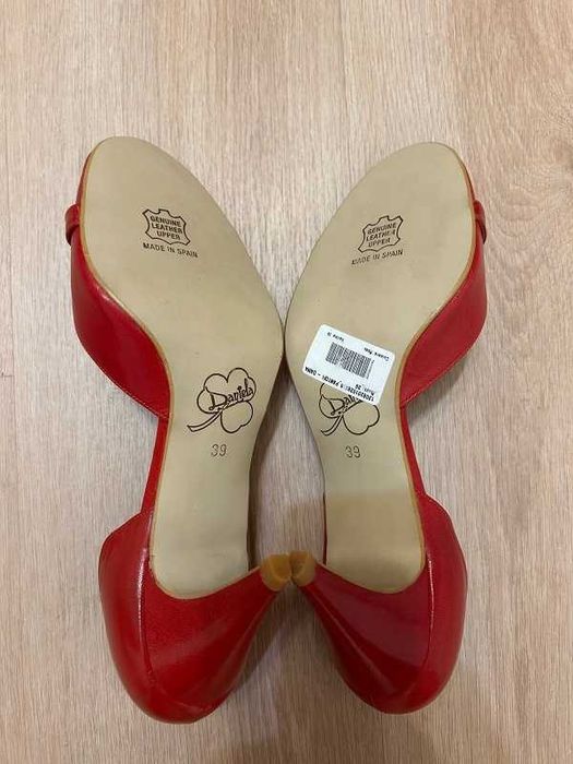 Елегантни дамски обувки с ток, естествена кожа, червен цвят, номер 39