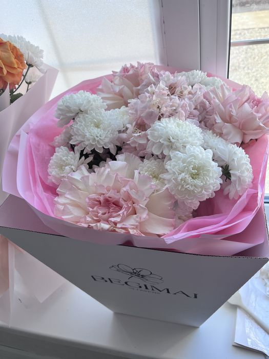 Цветы свежие с оформлением