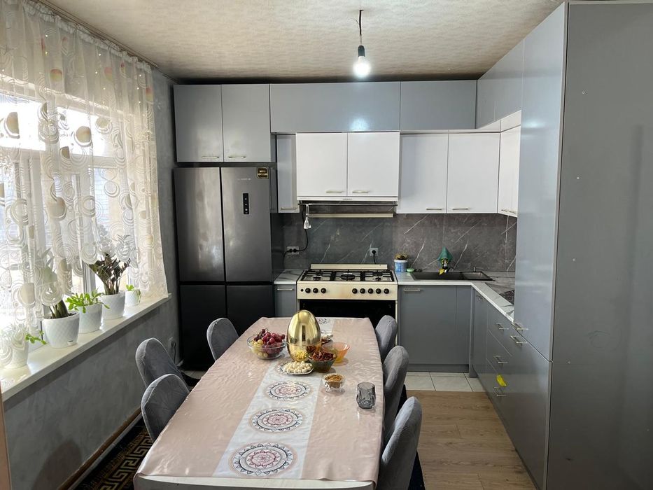 Продам большой дом.