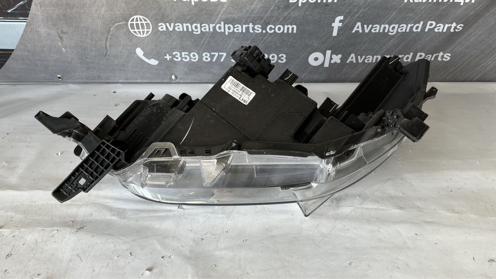 Десен фар Toyota Hilux 8 2020-