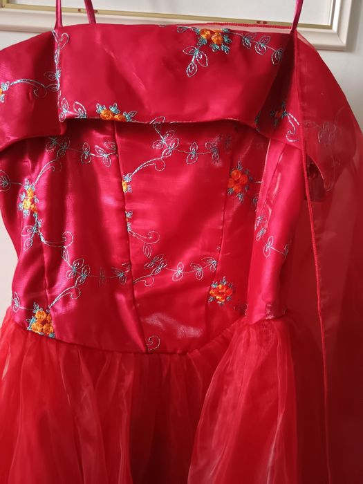 Платье на девочку 7,8,9 лет