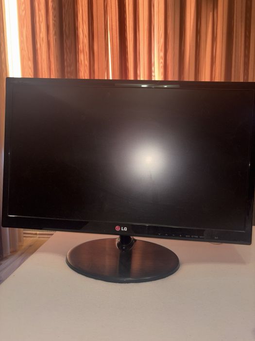 Телевизор LG  черен  цвят