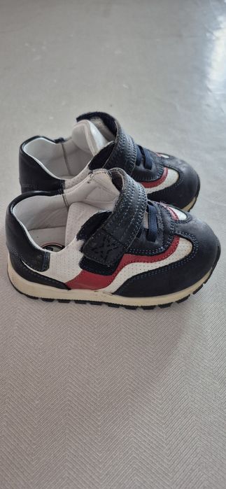 Кроссовки Tiflani  20 р 4000