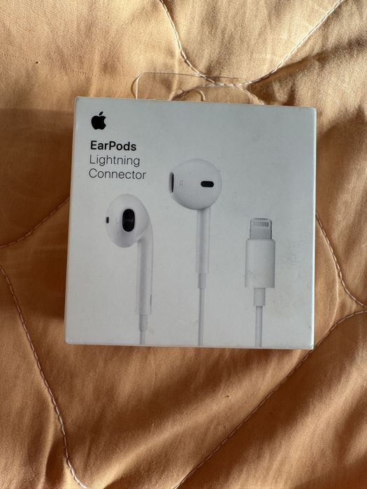 apple сксесоари,адаптер,зарядно и слушалки