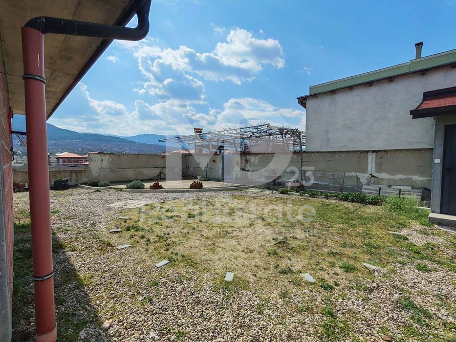 Продава се Къща в Асеновград - 316 кв.м за 417 €/кв.м - Снимка #8