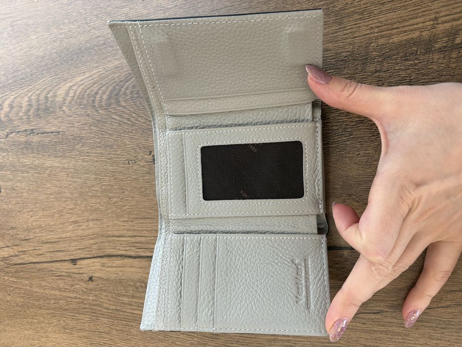 Дамско кожено портмоне