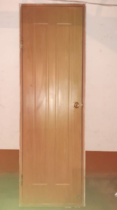 двери деревянные ,межкомнатные