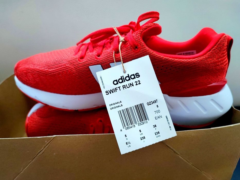 Noi /nepurtati  Marimea 38/24,5 cm, Adidas, Originali 100%